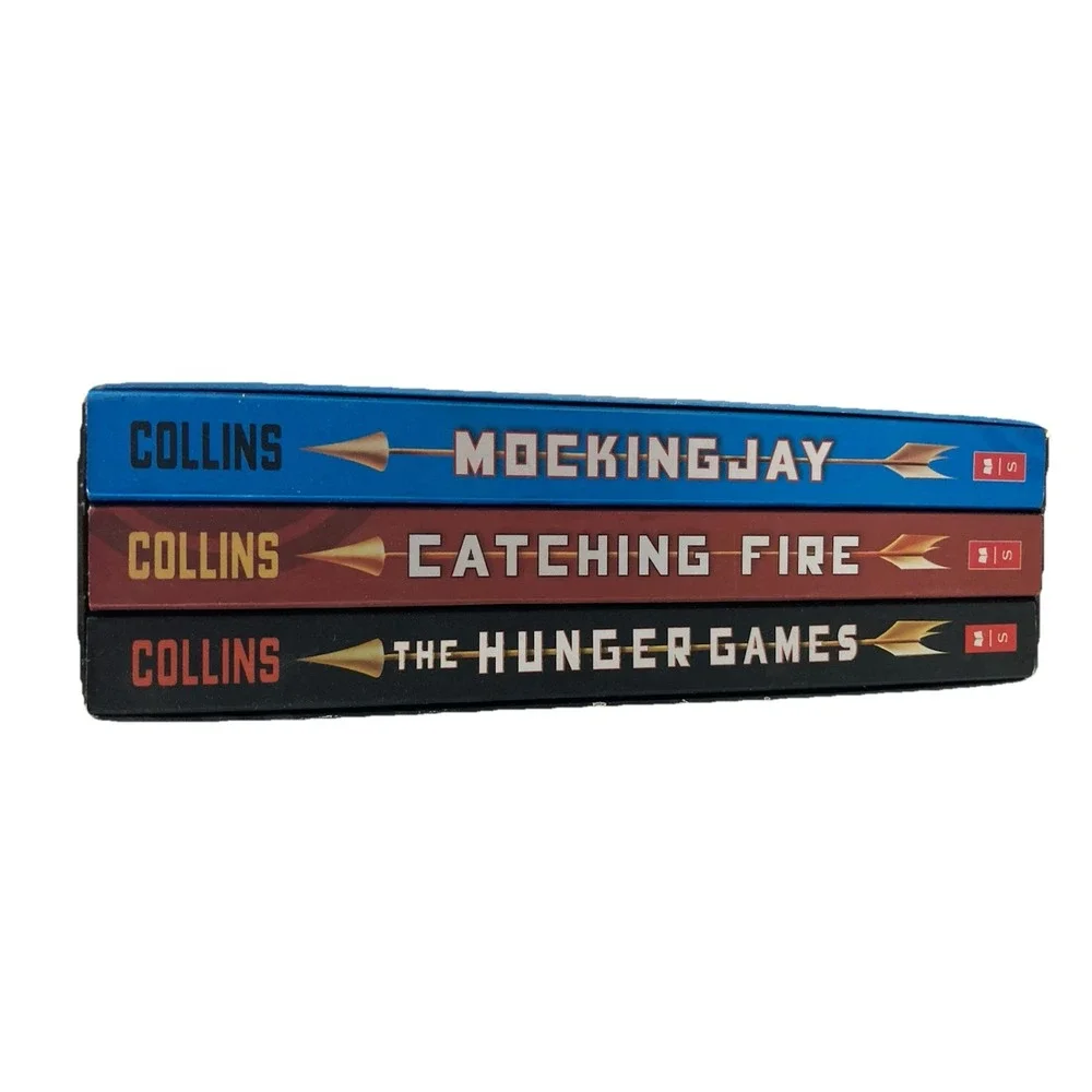 The Hunger Games Trilogy Suzaane Collins In Case Paperbacks Very Good++
